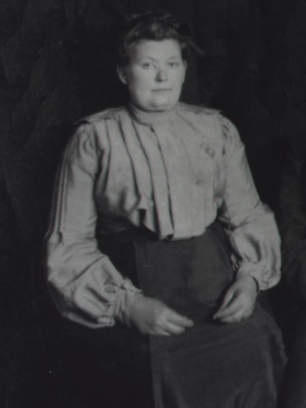 Ellen Russell (1860-1927)